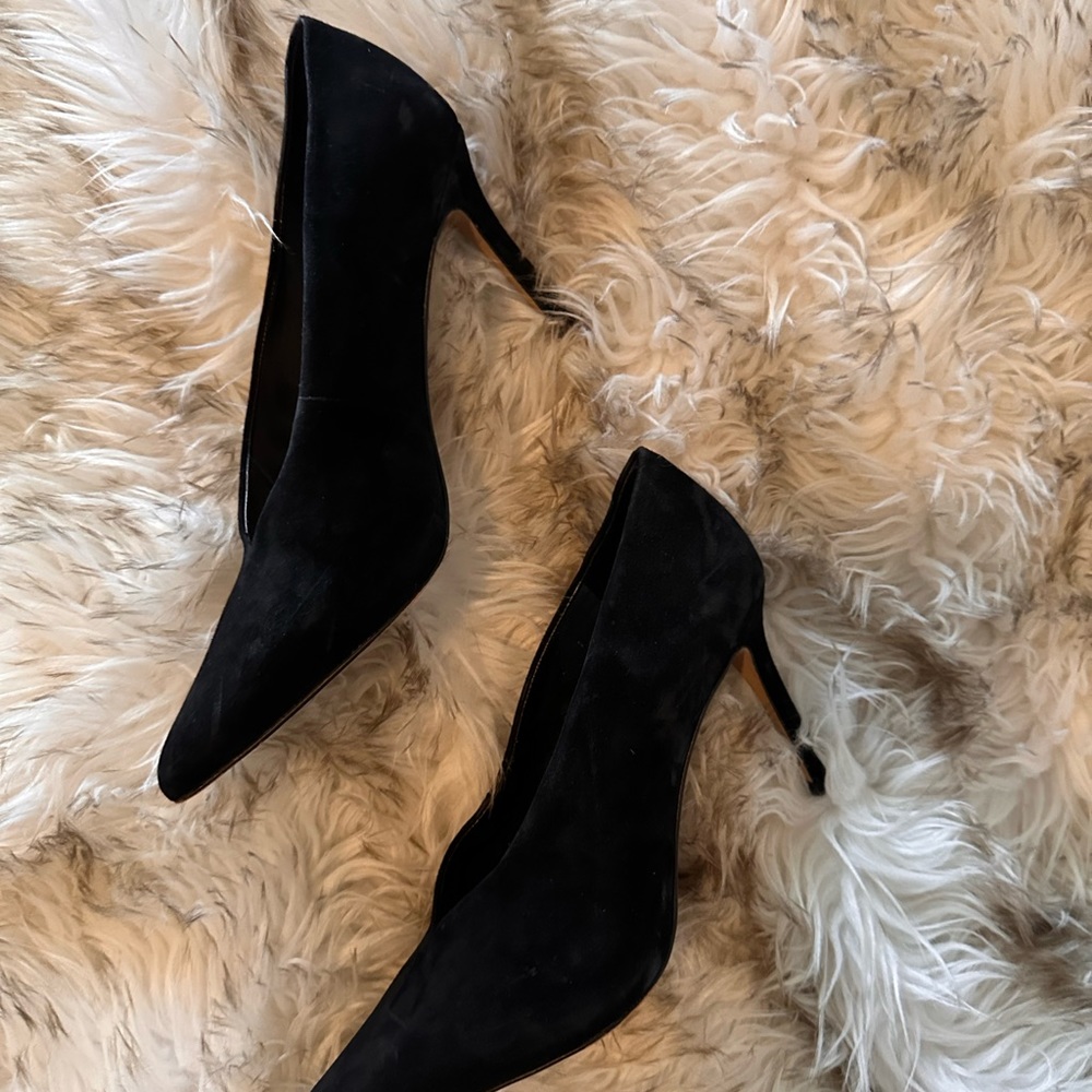 Vince Camuto Ankia Suede Pump, Black, Size 9 worn once. Offers welcome